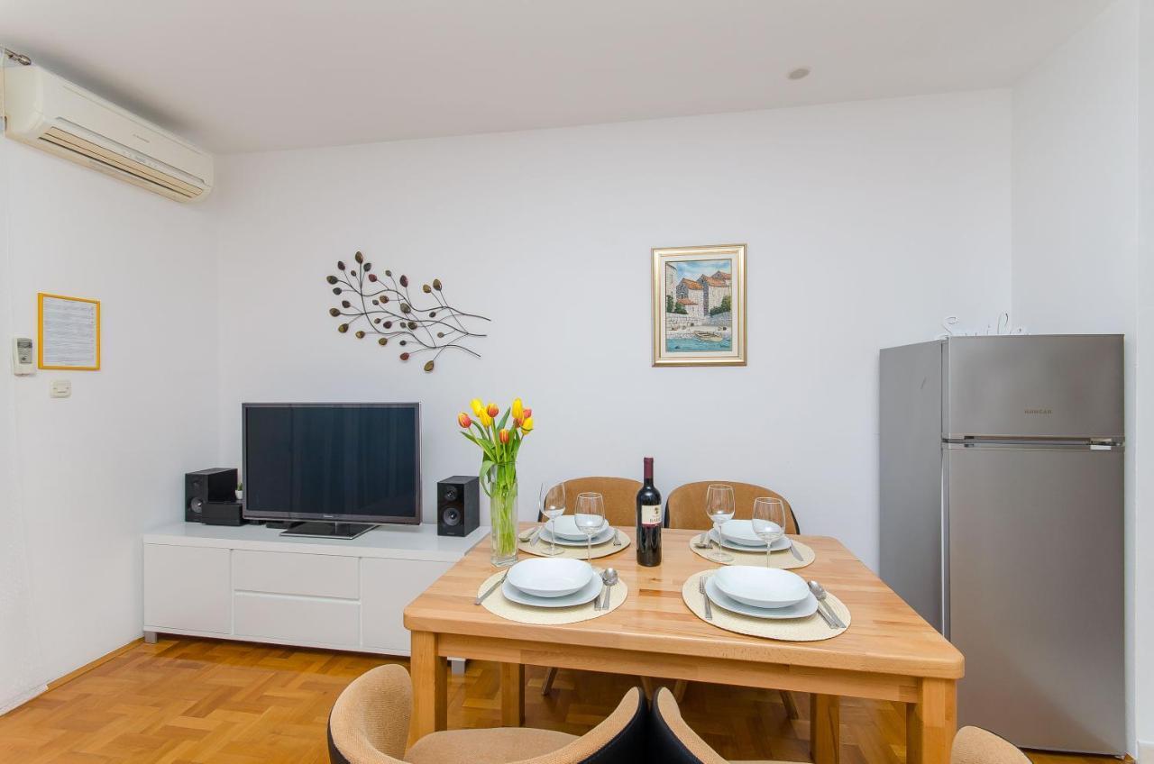 Spacious Apartment Smile With Terrace And Secure Garage Split Kültér fotó