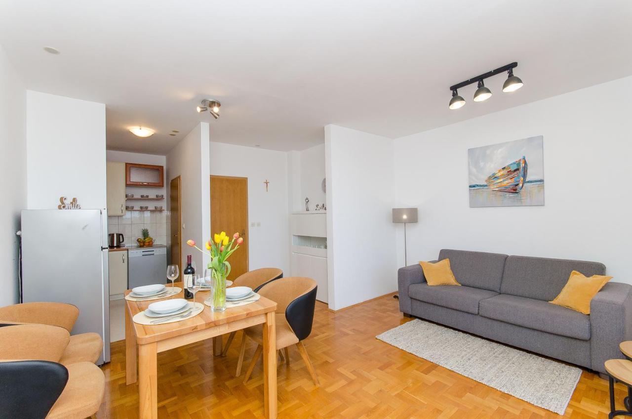 Spacious Apartment Smile With Terrace And Secure Garage Split Kültér fotó