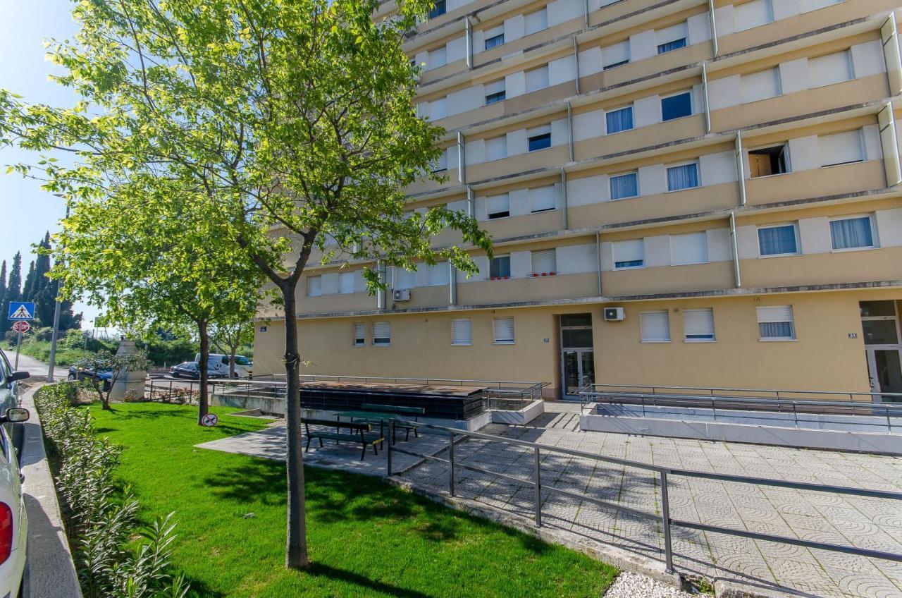 Spacious Apartment Smile With Terrace And Secure Garage Split Kültér fotó