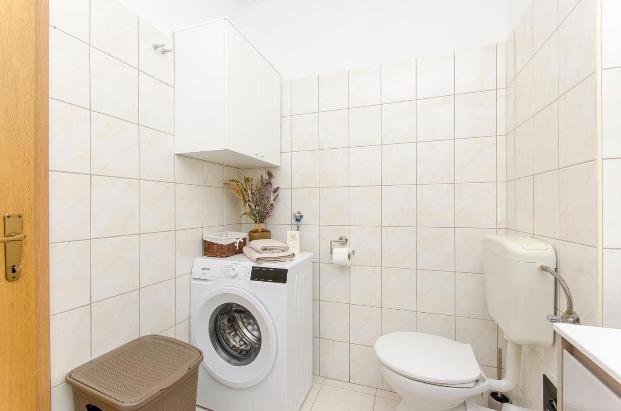 Spacious Apartment Smile With Terrace And Secure Garage Split Kültér fotó