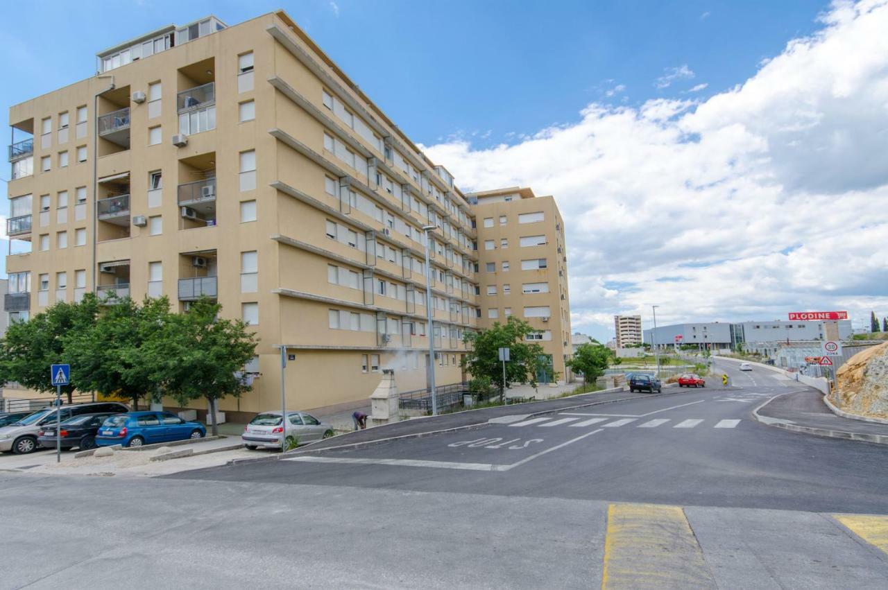 Spacious Apartment Smile With Terrace And Secure Garage Split Kültér fotó